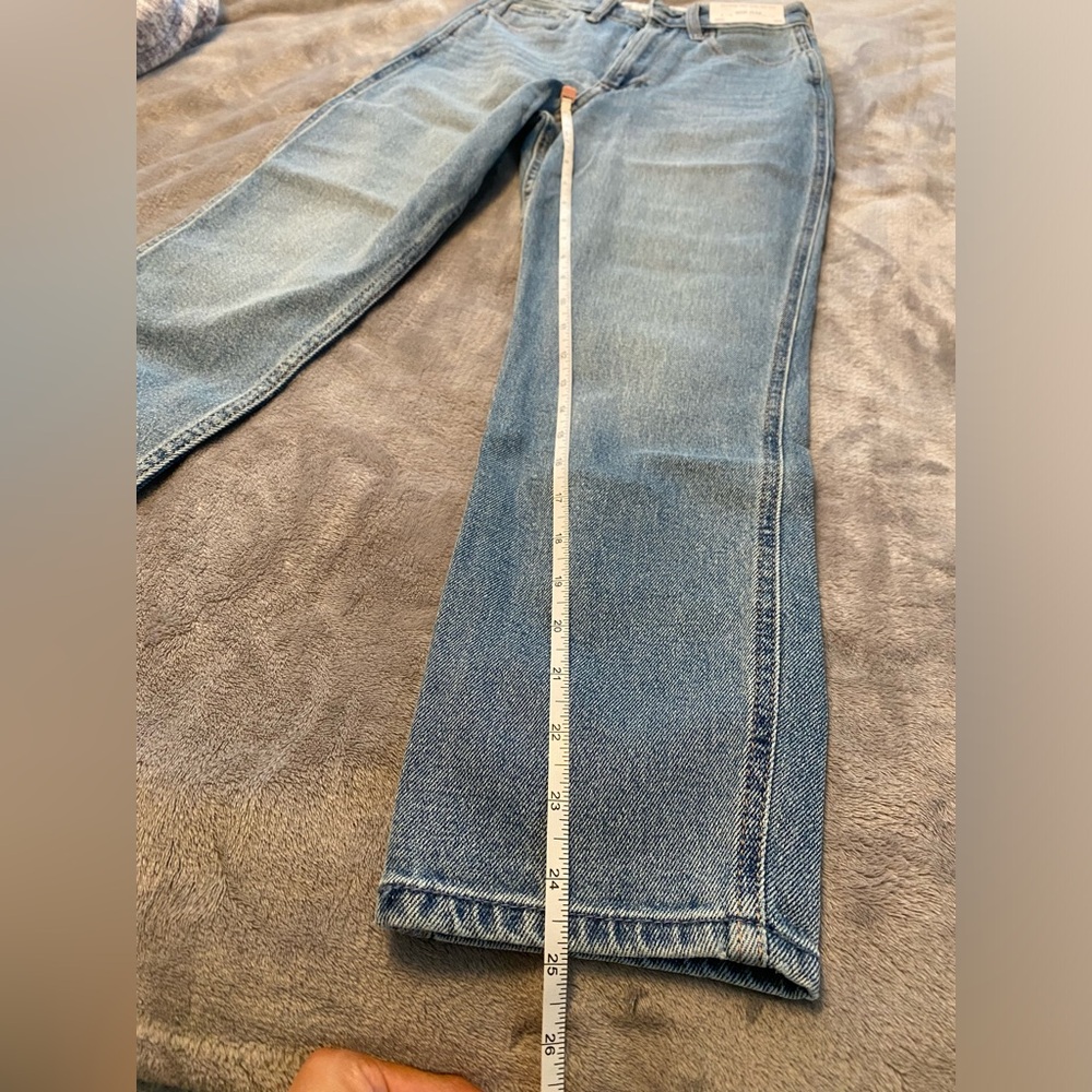 Hollister curvy ultra high rise-rise mom jean 000XS - Picture 4 of 5